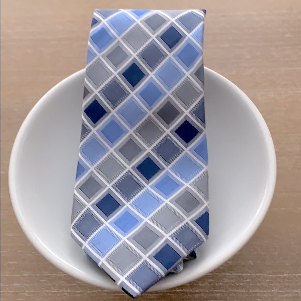Kenneth Cole Men’s NEW NO TAGS Silk Tie.